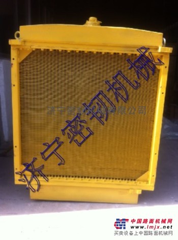 供应是推土机配件SD22/32水箱散热器
