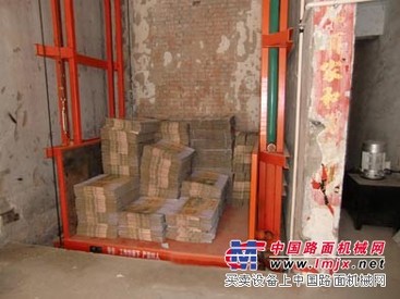 宏宇升降机械公司批发导轨式升降平台：兰州导轨式升降平台