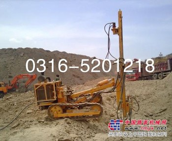 履带潜孔钻车 矿山履带式潜孔钻车 液压钻车