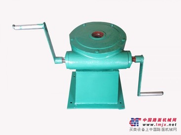 10t启闭机；手摇式5t启闭机；0.5t平推螺旋式启闭机