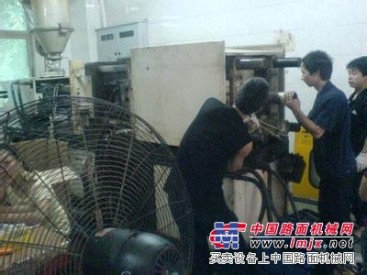 深圳可信赖的注塑机维修哪里有——宝安住友注塑机