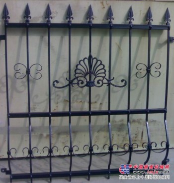 潍坊区域的铸铁艺术护栏，铸铁艺术围墙加工定制