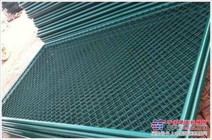衡水提供的公路勾花护栏网