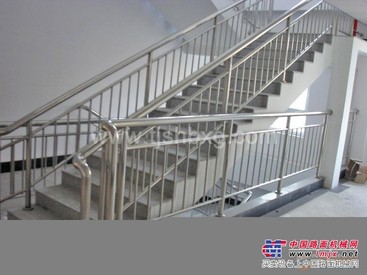 青州不锈钢门，耐用的精品不锈钢门【供应】