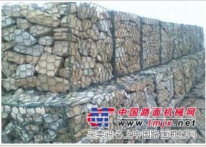 【见钱就卖】哪里卖勾花石笼网多少钱一米/优质的勾花石笼网规格