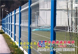 小区铁丝网护栏种类及规格，小区护栏网厂家安平浩璟