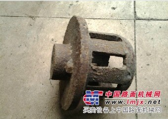 抛丸机就选龙胜达，价格优惠质量高服务好，岁末大促销，更待何时
