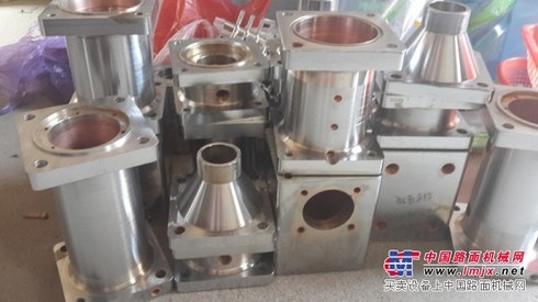 德明机械水平泡机械设备混合头制作商