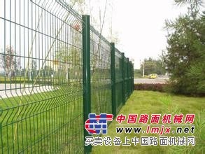 新年将近【双边丝护栏网】进入买卖高峰期|巨捷双边丝护栏网厂供