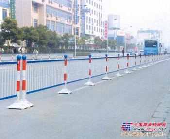 新春贺岁 河北拓达提供优质道路护栏
