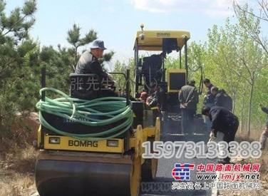 英格索兰大压路机  、胶轮压路机 、中联大摊铺机  