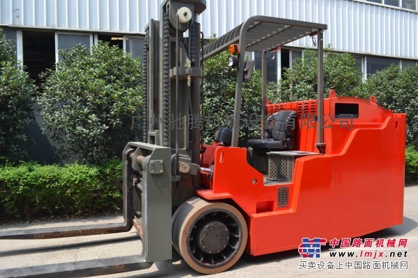 广州电动叉车2015低价促销13.5吨蓄电池平衡重式叉车