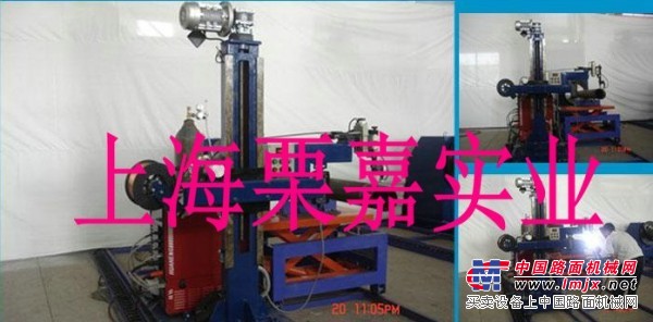 钻杆耐磨带焊接机的焊枪移动装置