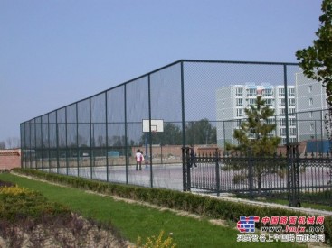 南鹏铁丝网提供良好的网球场围网