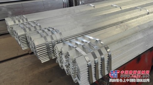 新生产国标热镀锌角钢 材质Q235 价格极具竞争力