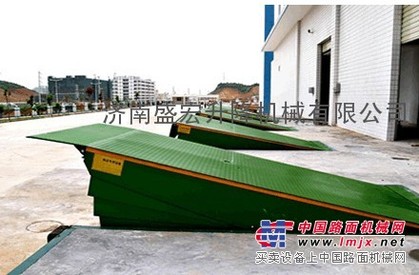 供应济南盛宏固定式等车桥、质量好、使用安全、广泛