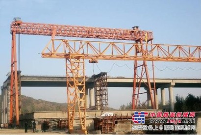 中泉路桥——双小车路桥门机