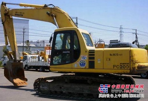 供应小松PC200-6原装进口二手挖掘机