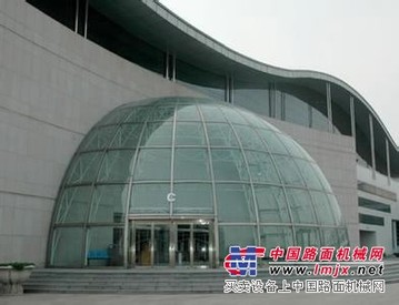 为您推荐好成钢化玻璃质的平弯钢化玻璃