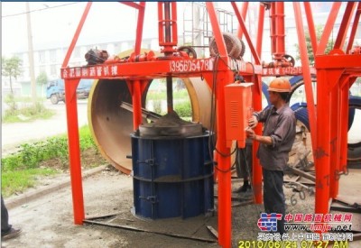 福建水泥涵管机,福建水泥涵管模具 优惠的水泥涵管模具【固钢】
