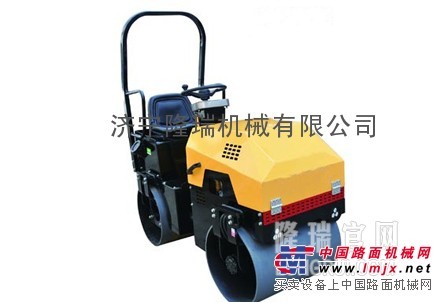 2015新小型壓路機品牌-LRY880座駕式壓路機