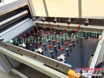 高速吸塑滚切机、吸塑裁冲滚切机、吸塑滚切式裁床机、汕头市丹江