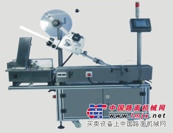 全自动卡片贴标机 合肥贴标机 卧式圆瓶贴标机