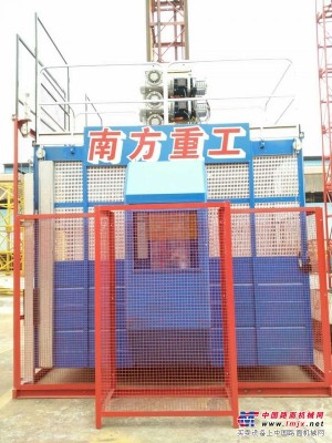 供應廣東SC200/200施工升降機