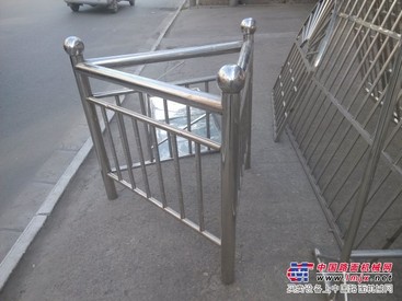 坚固的不锈钢护栏——诚心为您推荐运城地区规模的不锈钢护栏