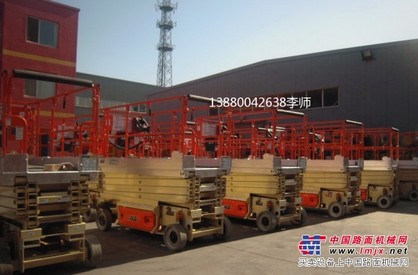 出租电动式剪刀高空车JLG轮式自行6米剪刀高空车招租