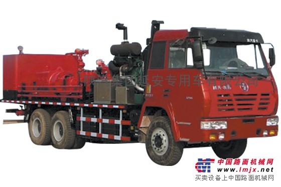 陕汽油田专用水泥车，一车多用，动力强劲、整车性能优越