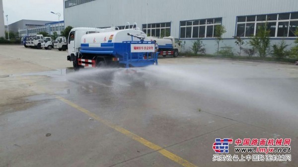 厂家低价出售二手洒水车