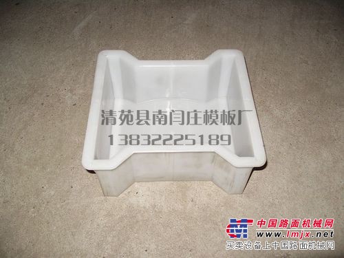 清苑县南闫庄模板厂出售路侧石路沿石模具