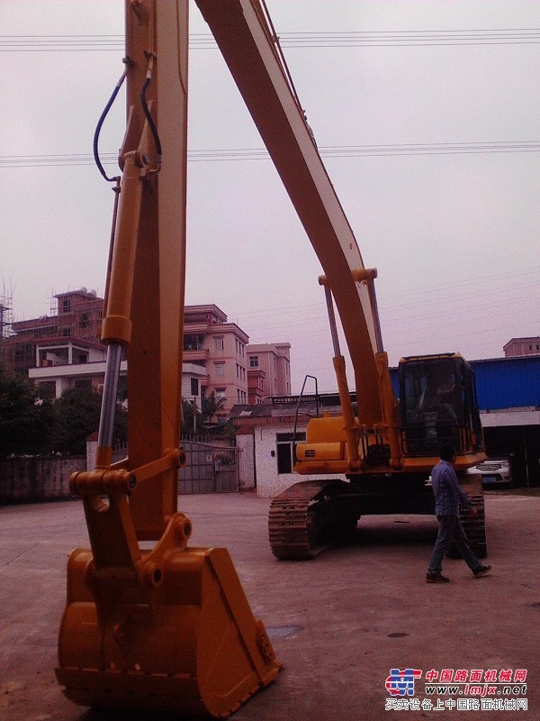 供应卡特挖掘机18米加长臂厂家 18米加长臂供应商专业定制