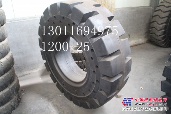 供應港口龍門吊 井下礦用大型工程實心輪胎1600-25