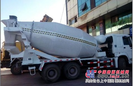 三一水泥罐车 