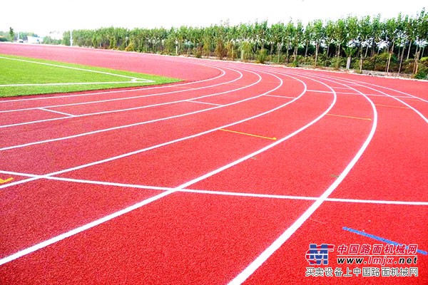 江南体育app下载-“香”约茉莉小镇 奔驰“最香跑道”