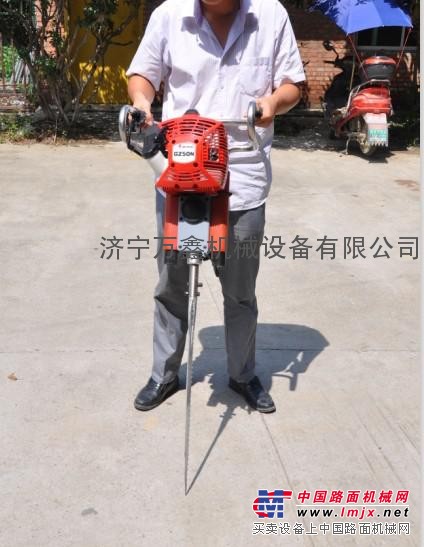 济宁万鑫厂家热卖小松50型便携式挖树机
