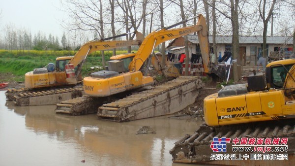 水陆挖掘机租赁与改装
