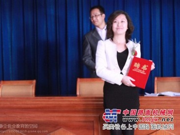 兰州日报关注报道静尘佳合教育走进大学校园