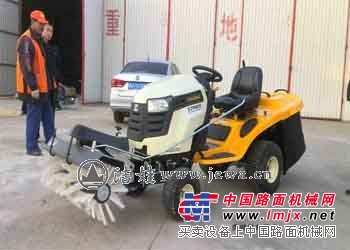 美国CUB原装进口多功能小型除雪车STM1100