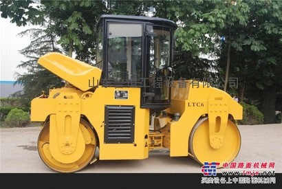 供应6吨液压转向双钢轮压路机建筑回填