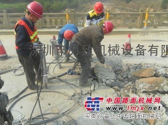 桥面钢筋混凝土拆除设备取代风镐机械