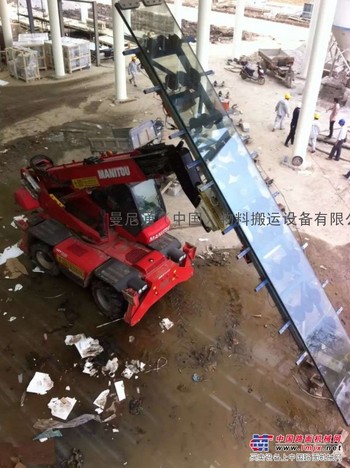 曼尼通伸缩臂叉装车MRT-X1840E玻璃幕墙安装