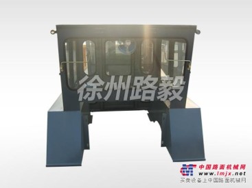 徐州铁三轮压路机配件，批发压路机驾驶室
