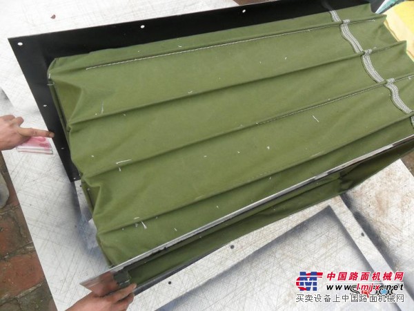 帆布伸縮軟連接-方形通風口帆布伸縮軟連接-滄州海匯機床附件製造有限公司