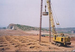 海城旋挖钻机成孔桩基础施工——有口碑的大连强夯打夯施工就在大连龙集吊装