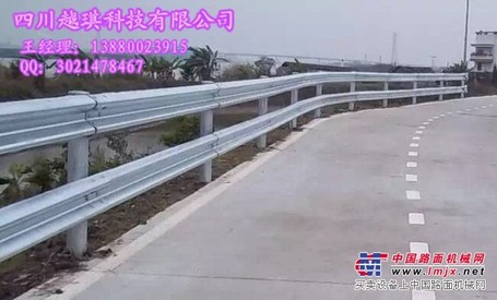 供应高速公路护栏，波形护栏厂家1388-0023-915