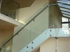 潍坊区域专业的玻璃楼梯_山东玻璃楼梯价格