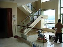 抢手的玻璃楼梯推荐——玻璃楼梯扶手厂家